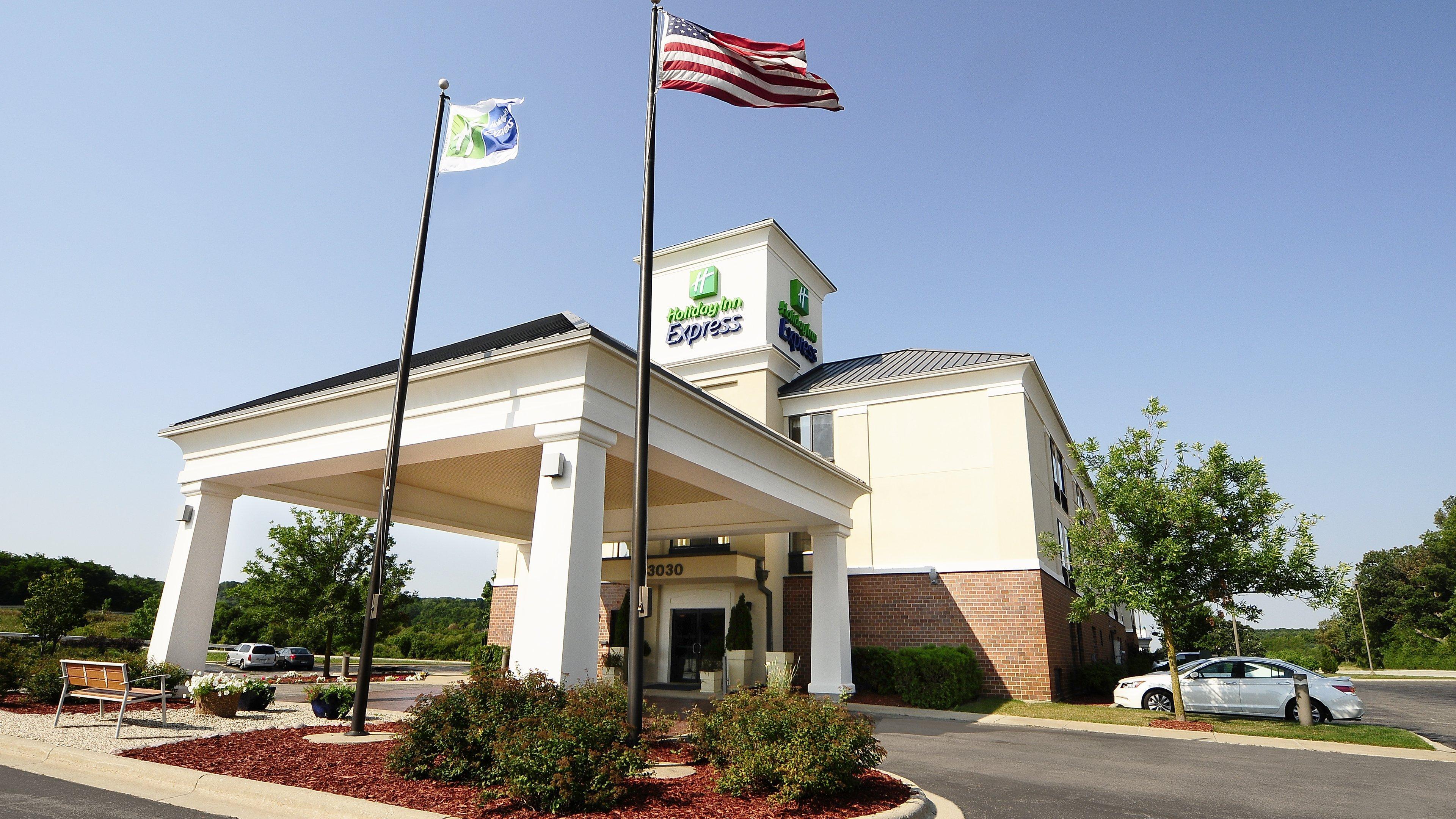 Holiday Inn Express - Delafield By Ihg Exterior foto