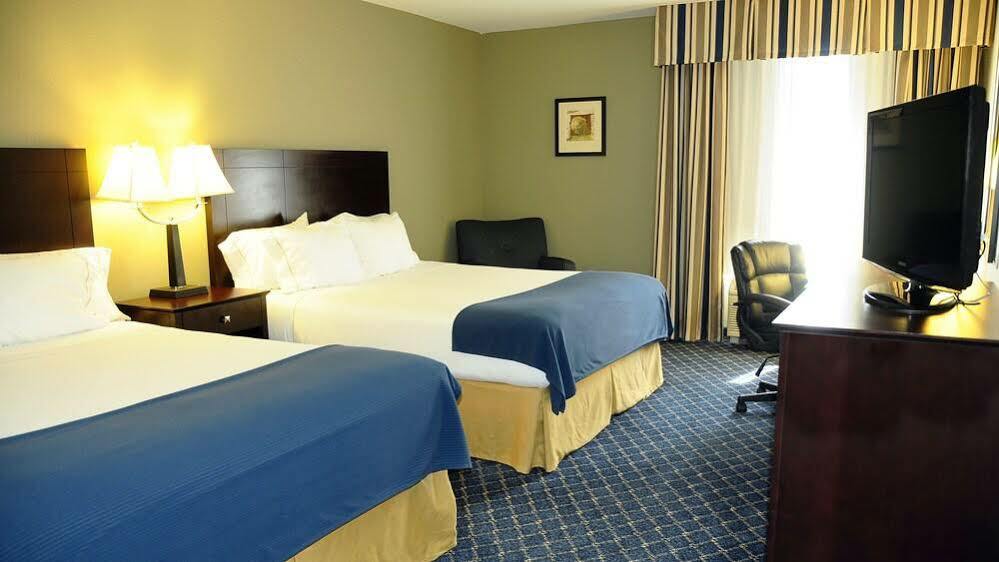 Holiday Inn Express - Delafield By Ihg Exterior foto
