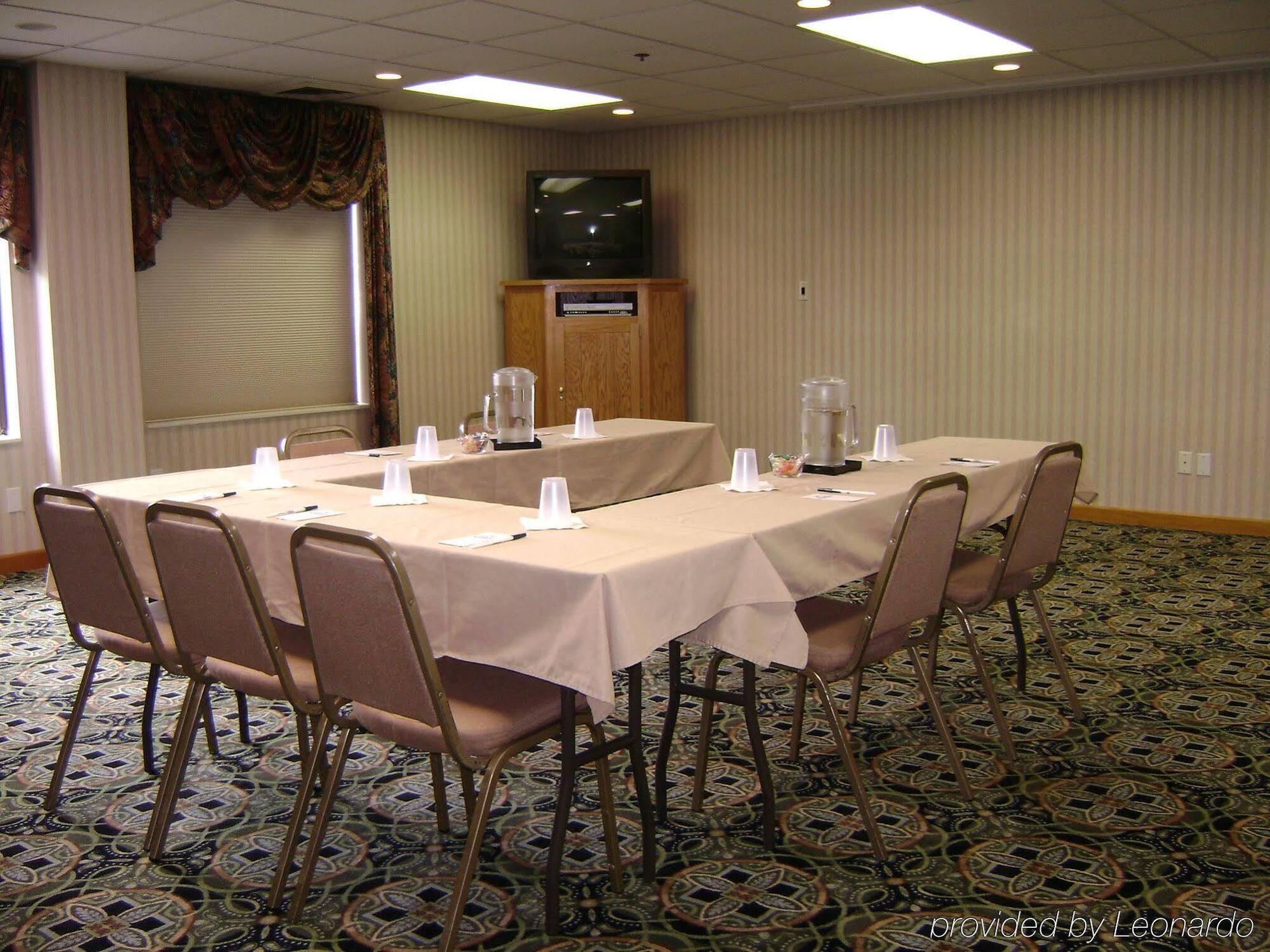 Holiday Inn Express - Delafield By Ihg Exterior foto